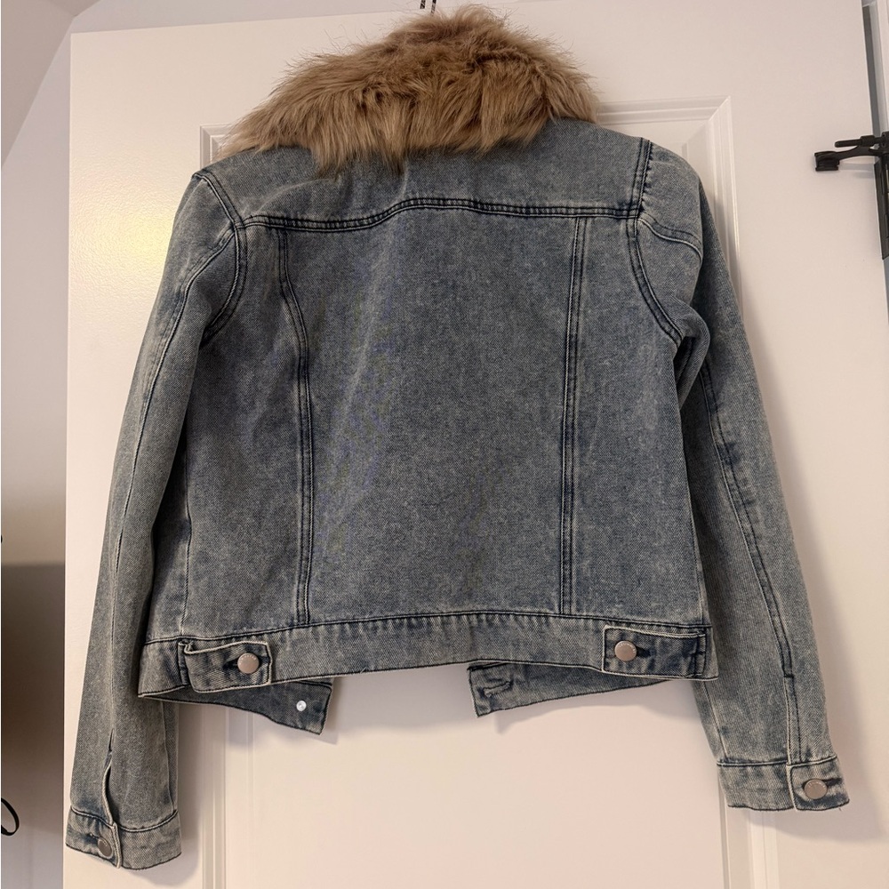 Denim Jacket with Faux Fur Collar size S - Picture 3 of 3